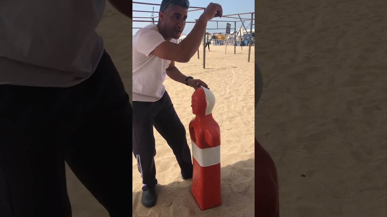 شرح كيف يتم اختبار الانقاذ لمنقذ شواطىء او منقذ حمامات سباحة مع دكتور رافت حمزه