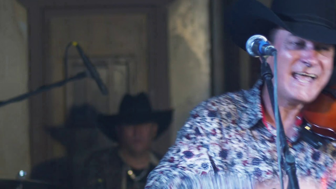 CABALLO DORADO - PAYASO DE RODEO (Video Oficial)