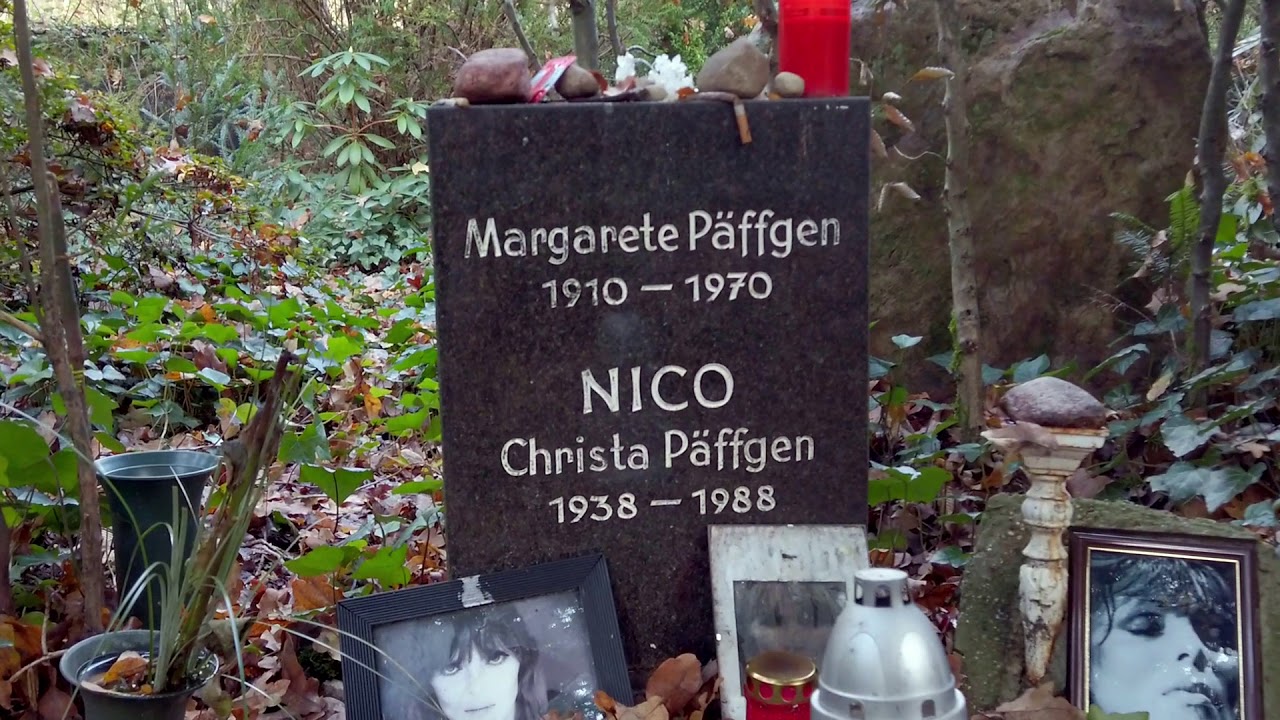 191124 Totensonntag auf dem Selbstmörderfriedhof Berlin
