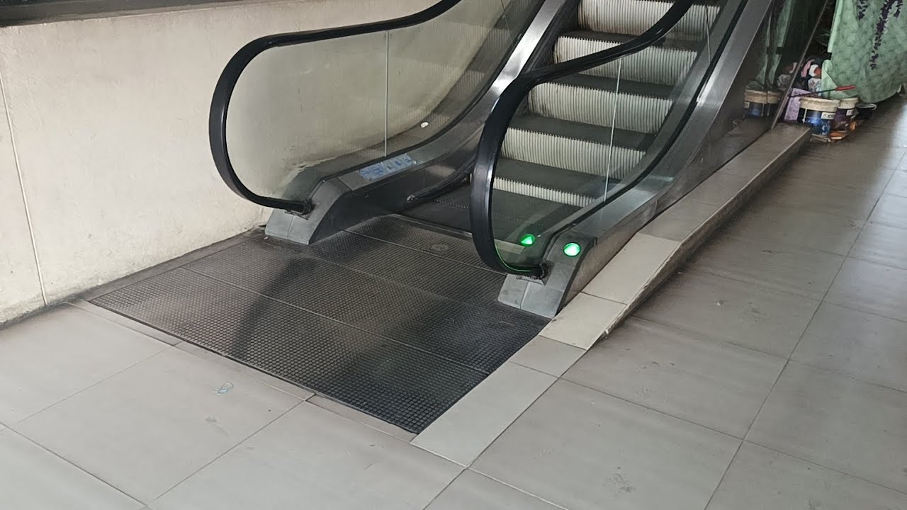 Schindler 9300AE Escalator ,Minburi Market,sihaburanukit Rd, minburi, BKK