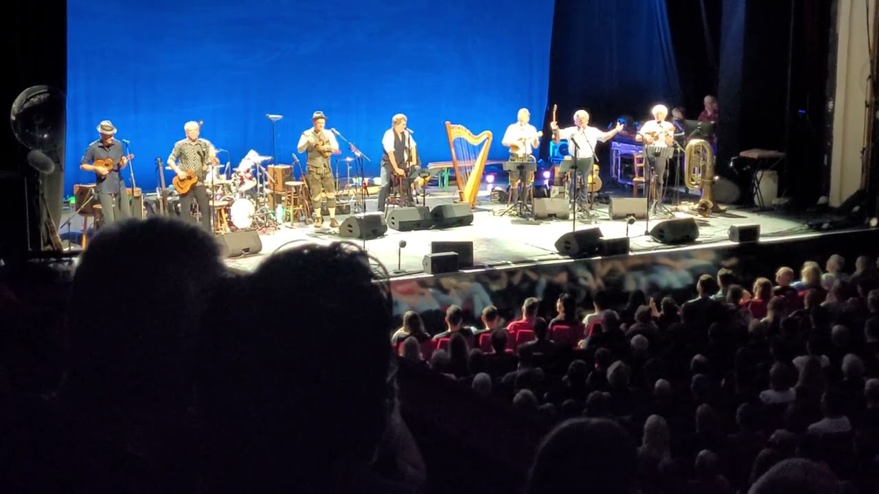 Gerhard Polt, Well-Brüder & Die Toten Hosen - Wochenend im Altersheim @ Admiralspalast Berlin