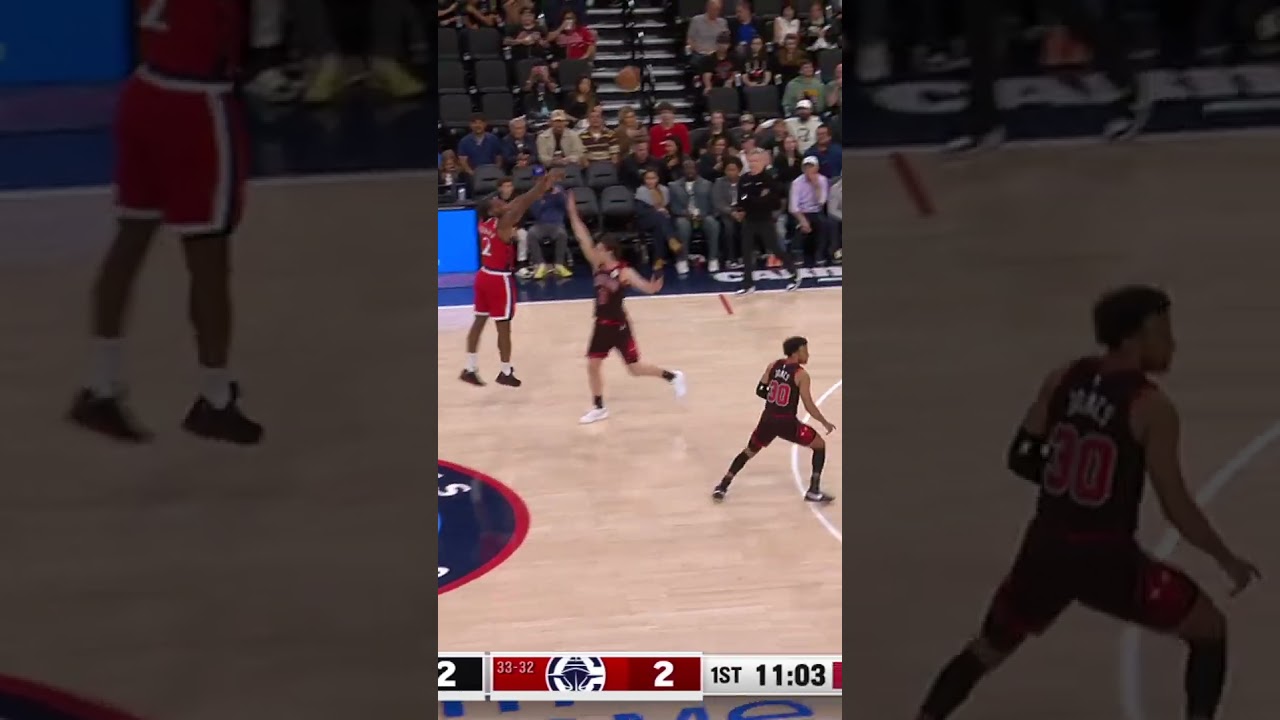 Kawhi pulls from the logo 😳