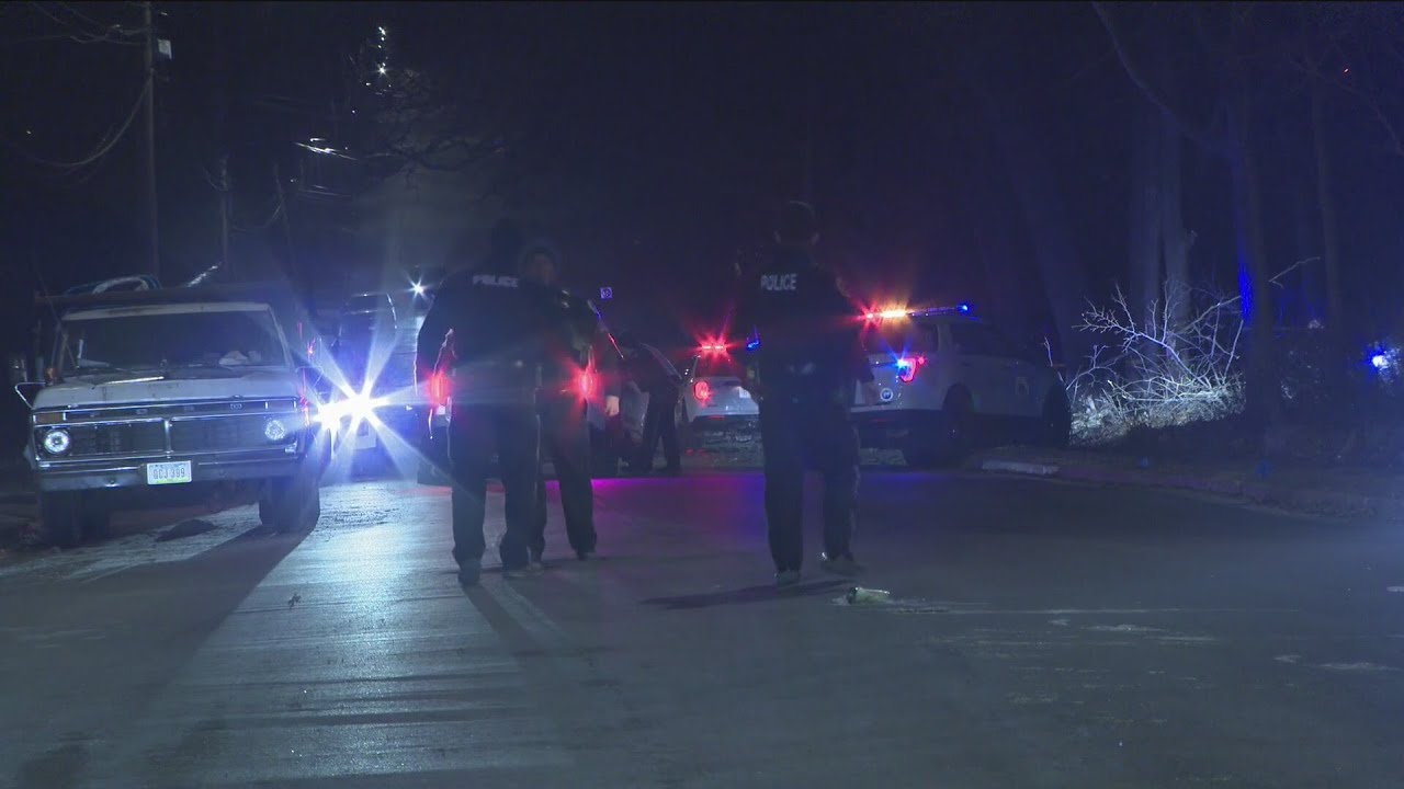 Police pursuit ends in crash in Drake neighborhood