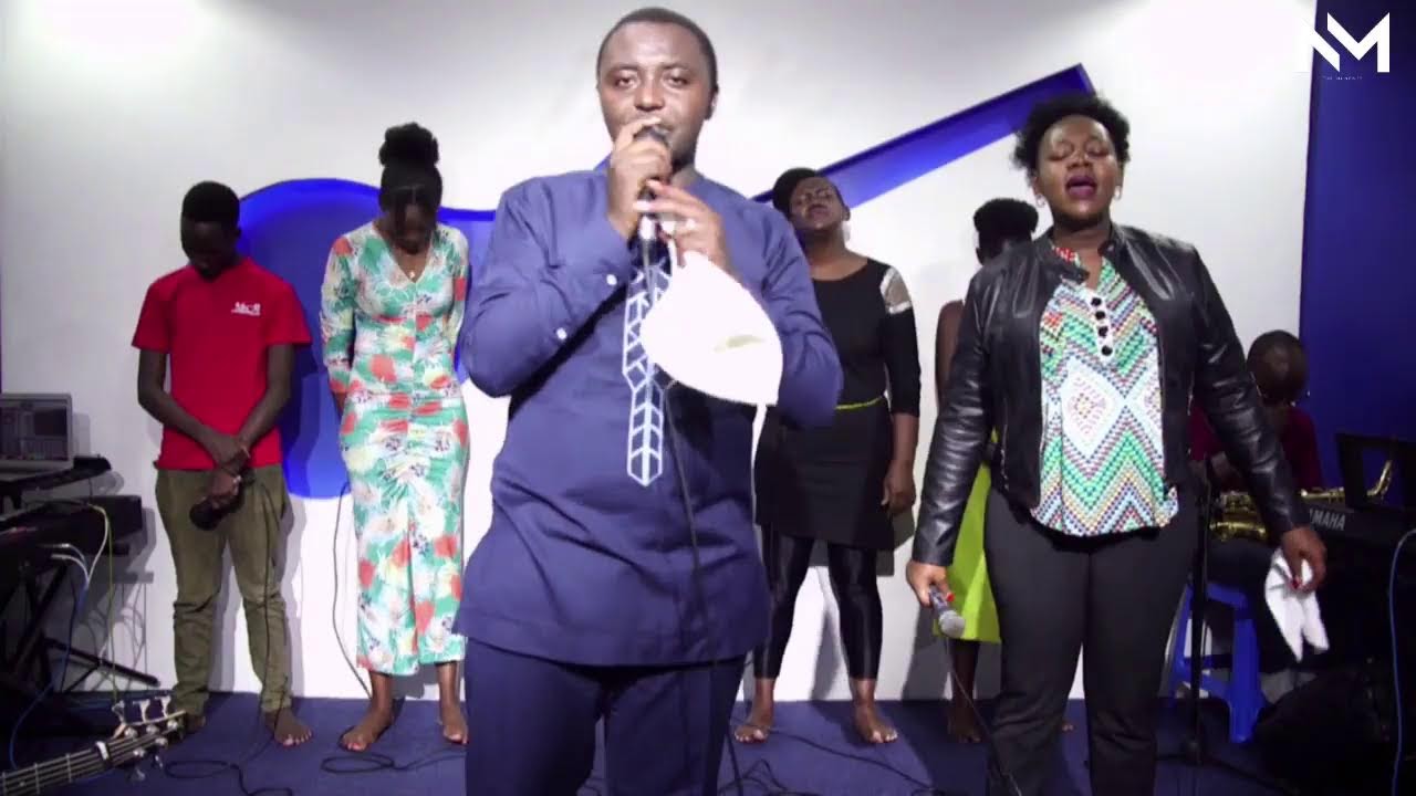 The Munenes live worship experience