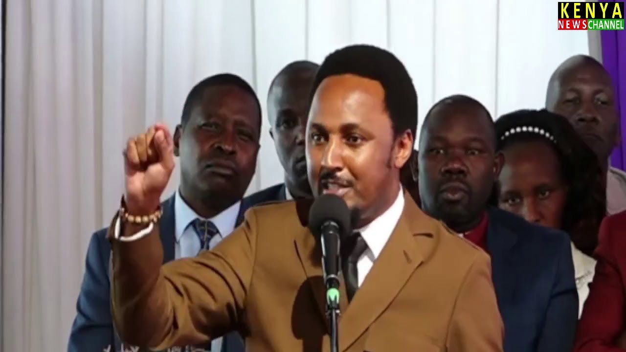 UHURU KENYATTA KWISHA - Listen what Kiambu Senator Karungo Wa Thangwa told him in front of Ruto