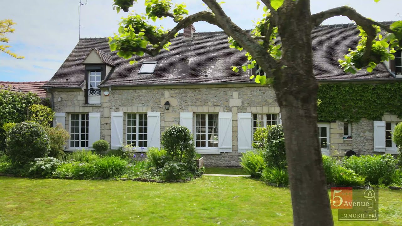 PROPERTY TOUR - Grande maison ancienne avec piscine - En Drone