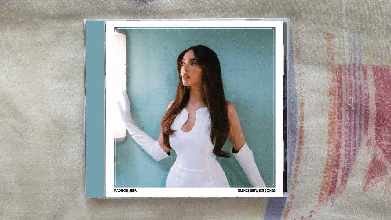 Madison Beer - Silence Between Songs CD UNBOXING
