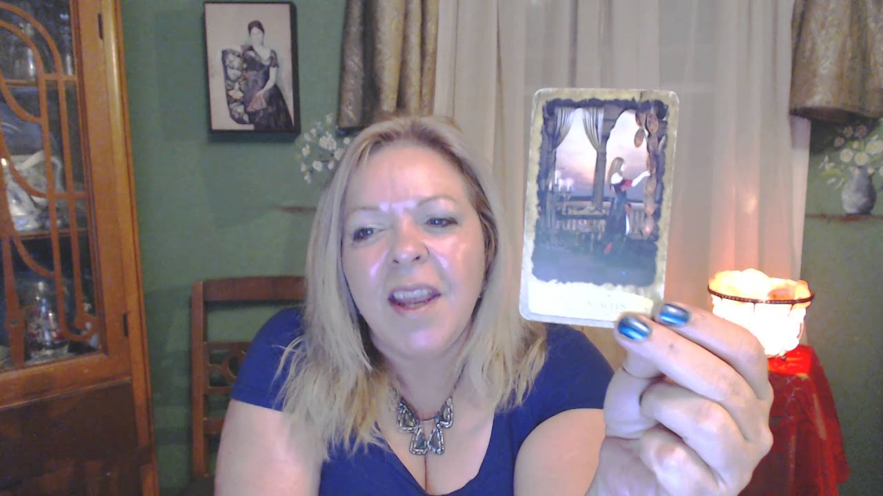 Aquarius Weekly Tarot Scope Reading November 23 to 29 2015
