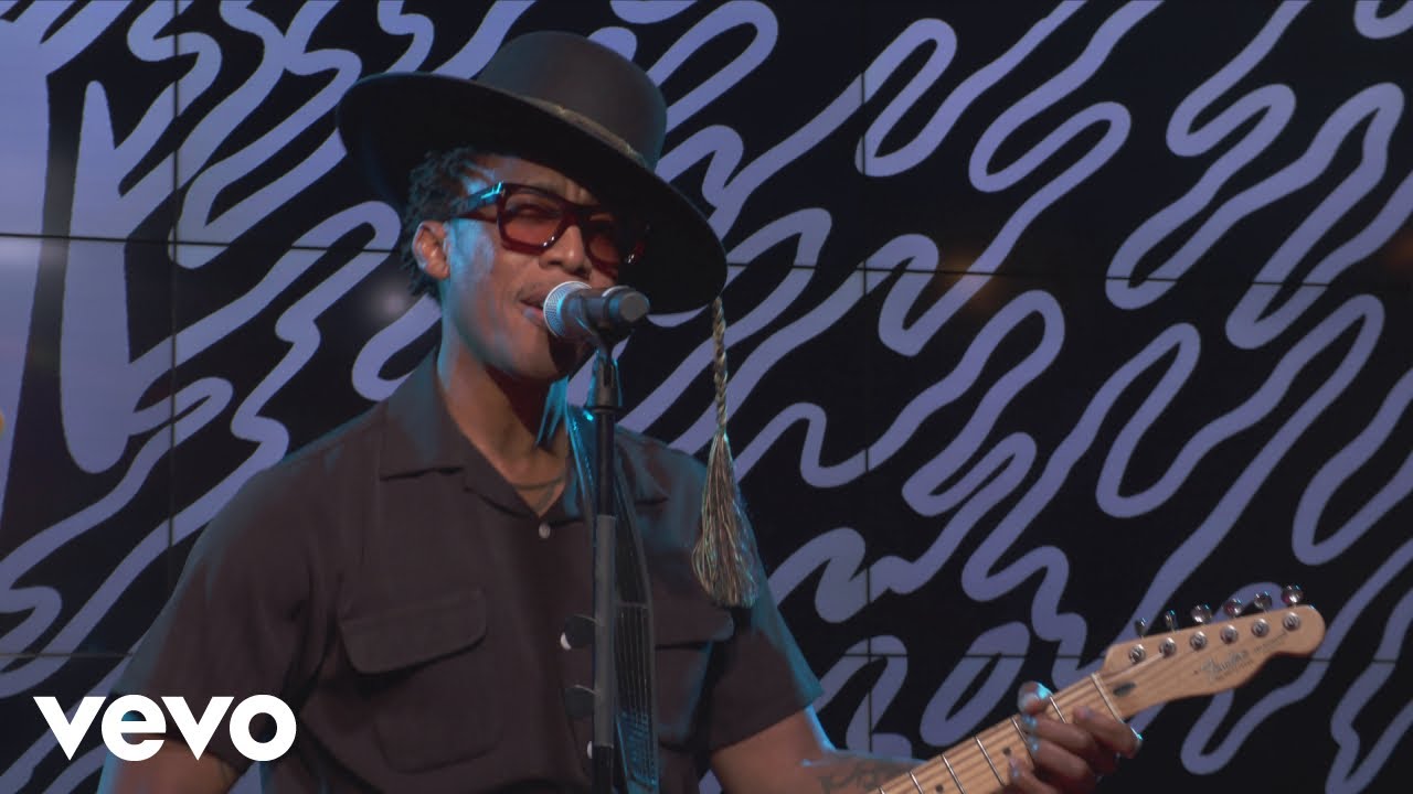 Raphael Saadiq - Something Keeps Calling (Live Performance)