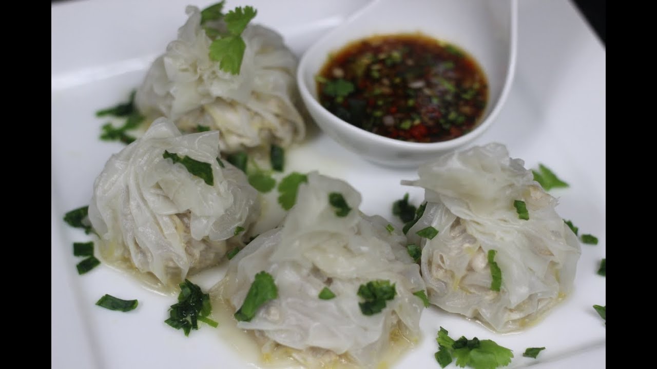 Wieprzowe pierożki na parze w papierze ryżowym.