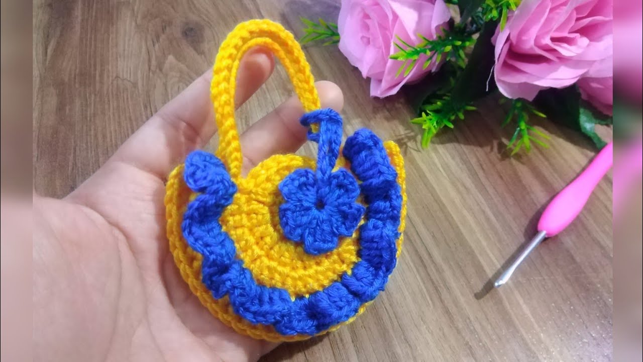 crochet mini bag so cute how to crochet mini purse #crochet #knitting