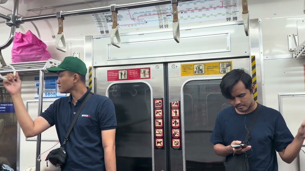 KAI Commuter/JR East 205-0 series (221): Serpong to Jurang Mangu. 