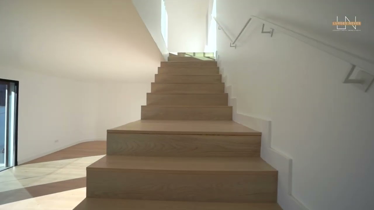 PARA VENDA: PENTHOUSE DUPLEX T3+1  MONTE ESTORIL