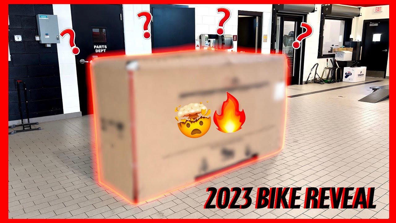 РАСПАКОВЫВАЮ МОЙ DUCATI PANIGALE V4S 2023 ГОДА!!!