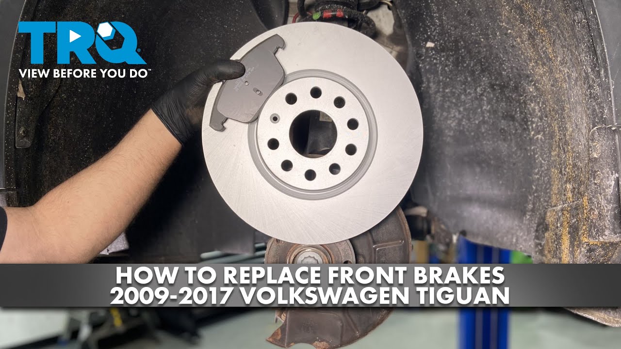 Как заменить передние тормоза на Volkswagen Tiguan 2009-2017