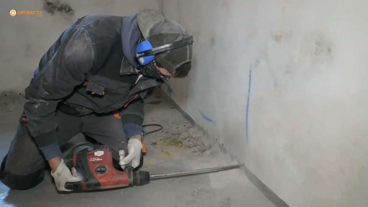 Krémová injektáž zdiva proti vzlínající vlhkosti - SANOTECH.cz - sanace a izolace vlhkého zdiva.