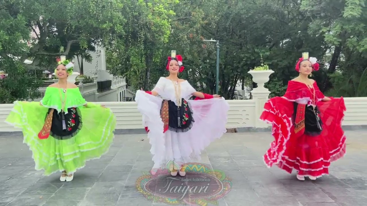 Son Jarocho: La Bruja  ¡VIVA MÉXICO! 🇲🇽 #folklore #jarocho #danza