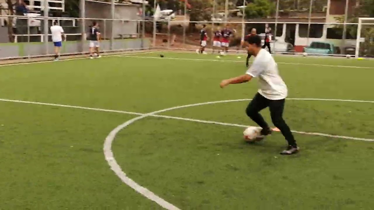 Entrenamiento intermitente y acciones variadas para el futbol