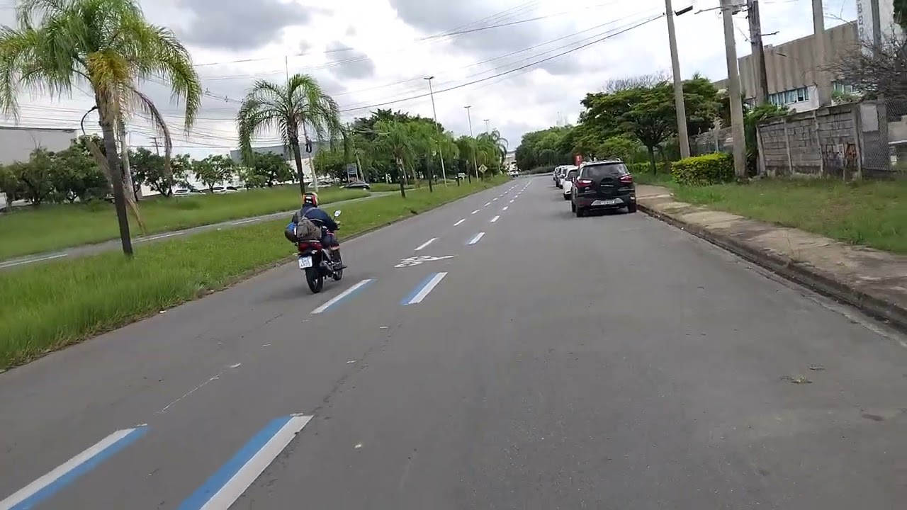 Distrito industrial de Indaiatuba SP indo trabalhar 