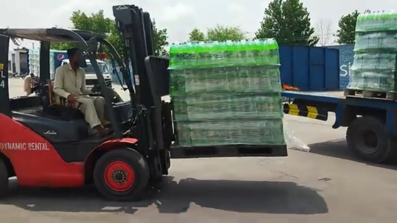 Unloading Mountain Dew Pallets With Forklift | Unloading Mountain Dew Pallets Onto a Truck