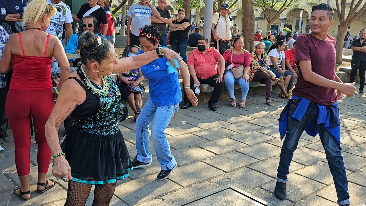 FUERA!! LE DICE #yajaira AL NUEVO BAILARIN LA LOBA 3 😁 🐺😹