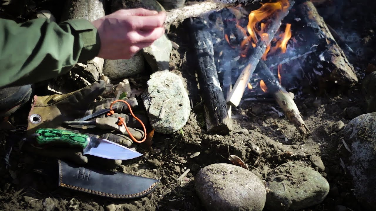 Petit déjeuner au feu de bois, café à la Bialetti et juste profiter de la forêt