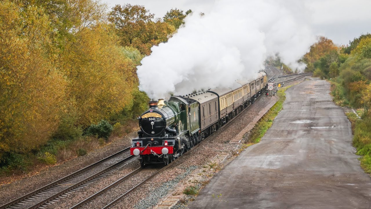 5043 Earl of Mount Edgcumbe Charges South on The Shakespeare Express!