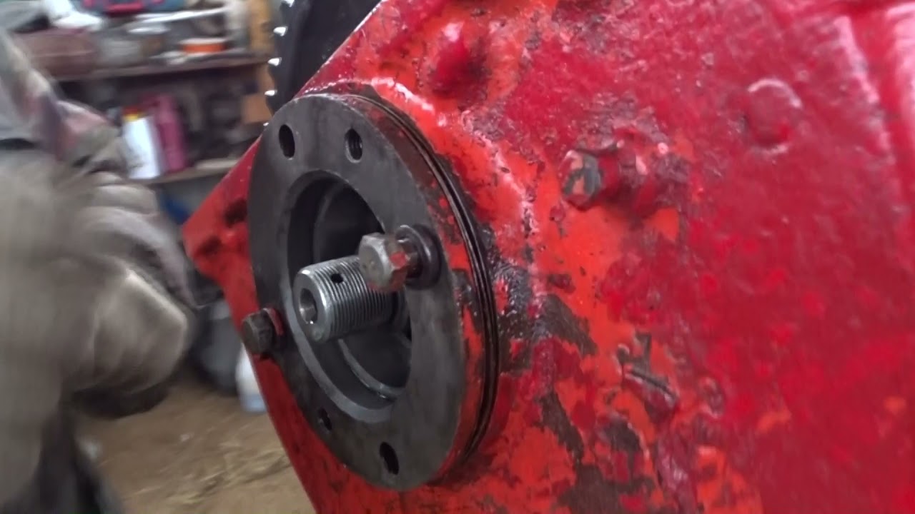 трактор Т 25///выяснили ПОЧЕМУ текут БОРТОВЫЕ\/tractor T 25///WHY are THE ONBOARD ONES flowing