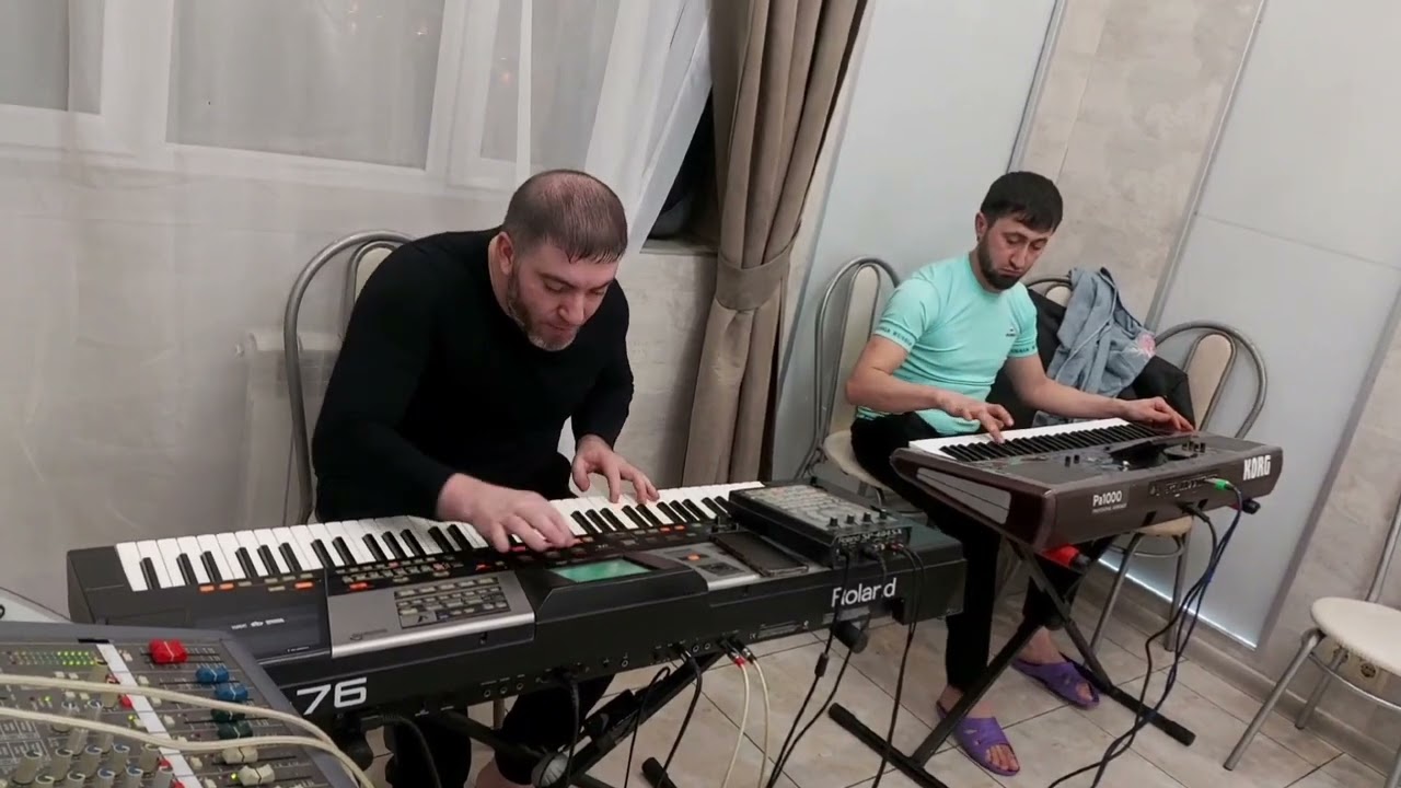 Асланы & Кавха. Дима стха сагърай вун за поддержку. Строго не судите это пробная версия😉