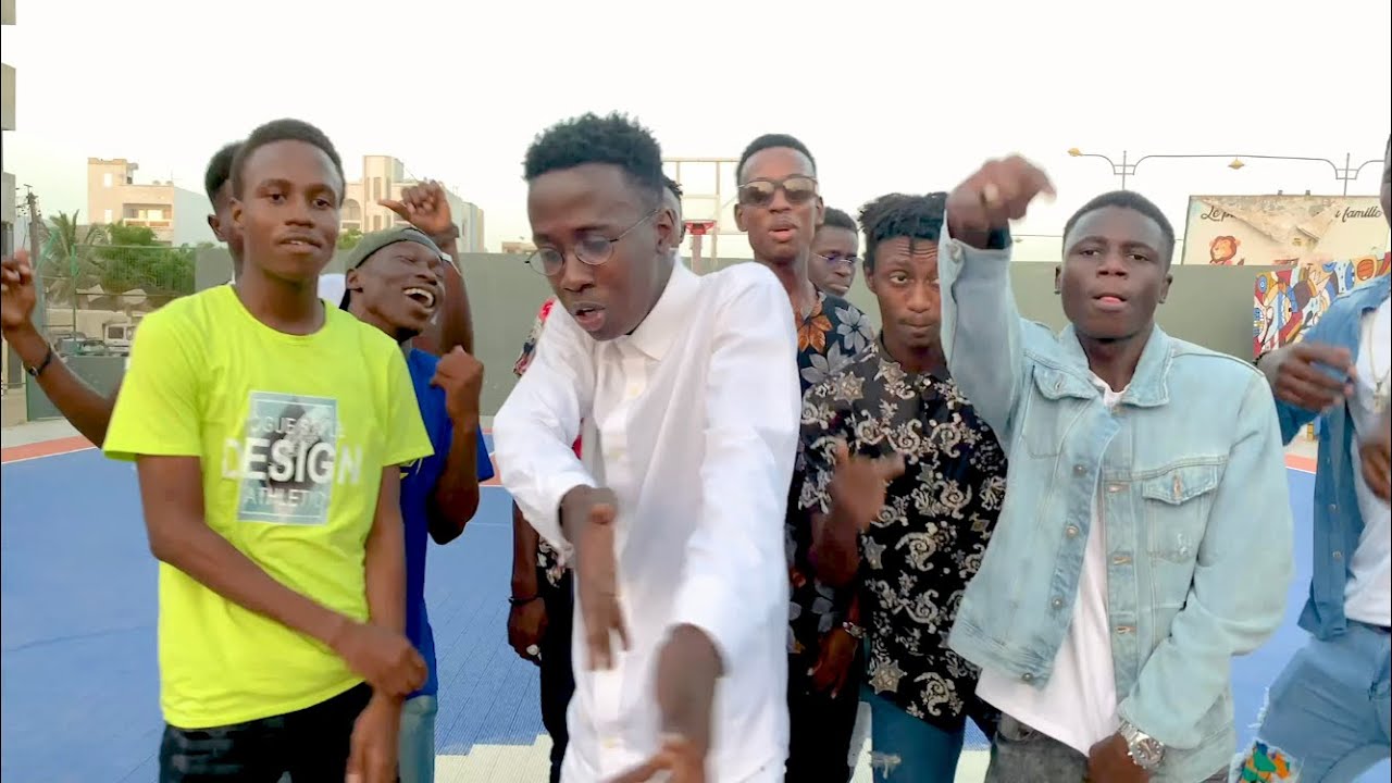 Mo'velly YAAHH ft El Preezy X Zou genie X Ziwzi (Vidéo officielle)