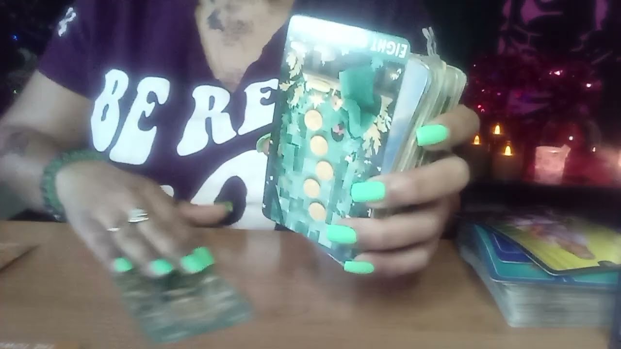 Чтение, призывающее к действию... Ты — их сыворотка молодости... Ты им необходима