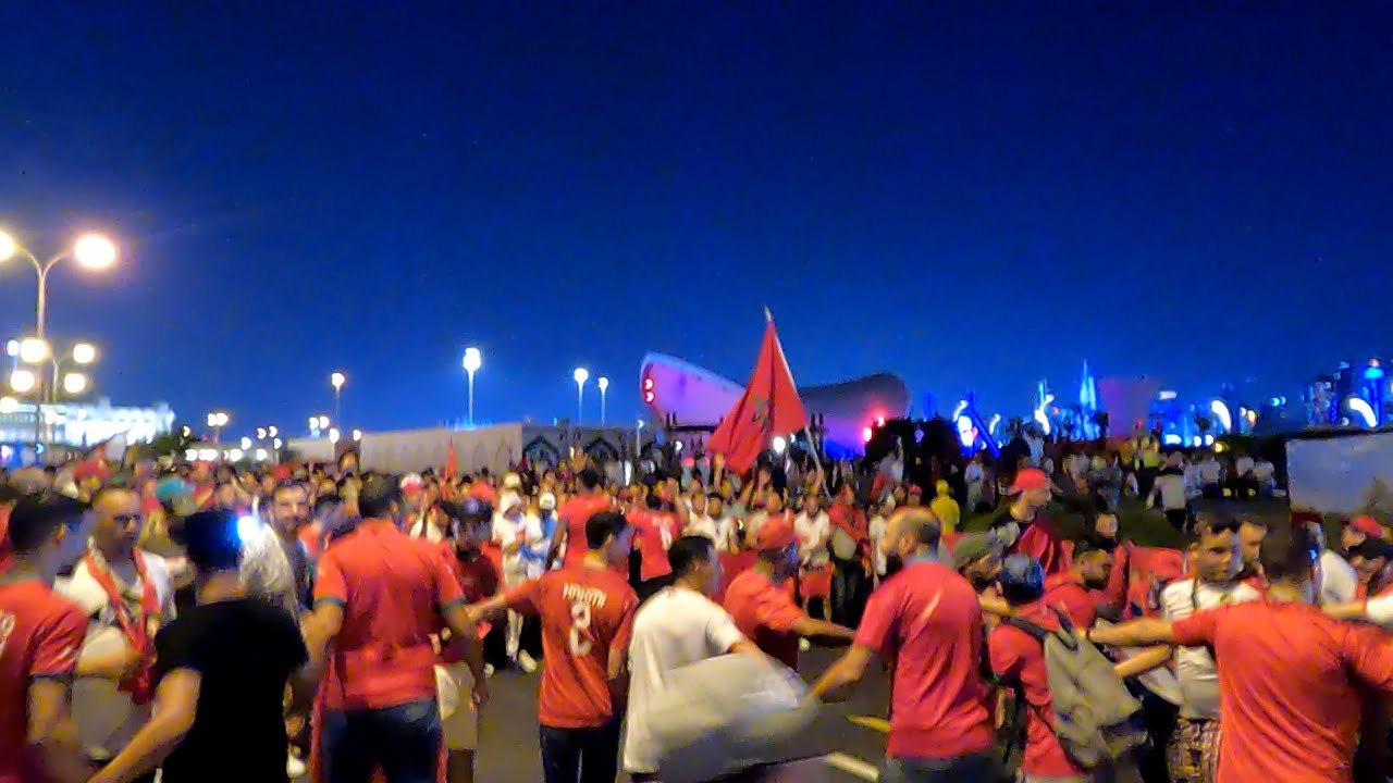 اجواء الجالي المغربي المقيمة في قطر عاصمة الدوحة كورنيش احتفالات كبيره يقوم بها الشعب المغربي 🇲🇦 💯❤️