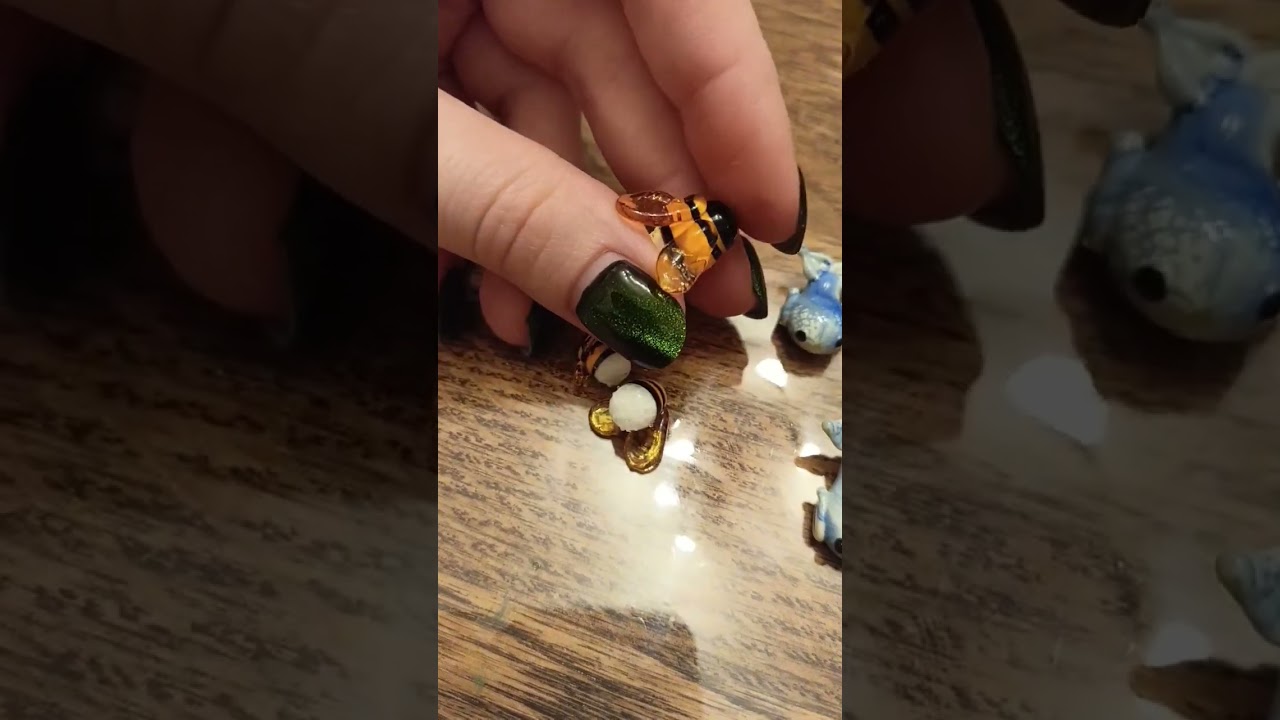 Шмелик из стекла, полное видео изготовления на канале #lampwork #glass #lampworking #lampworkbeads