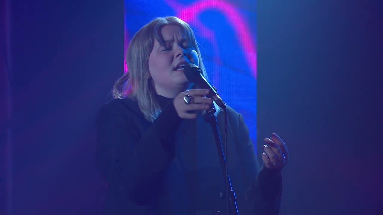 Elinborg performs "Sjórok" Live from Í Luftini