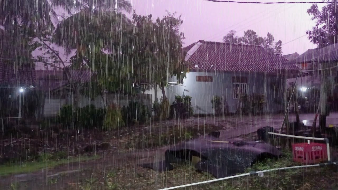 HEAVY RAIN AND THUNDERSTORMS WITH STRONG WINDS A SOLUTION FOR A SOUND AND COMFORTABLE SLEEP 