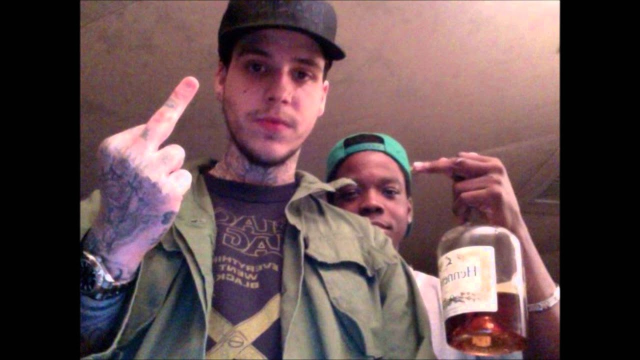 01 - Ricky Hil (Prod. by Skitzo)