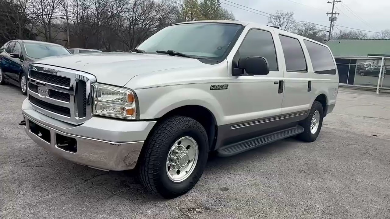 2005 Ford Excursion XLT walk around 