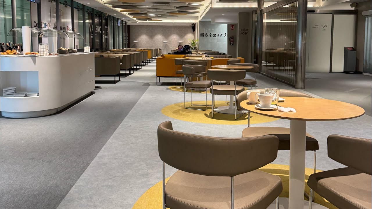 Sala VIP Joan Olivert Lounge, Valencia, Spain Review