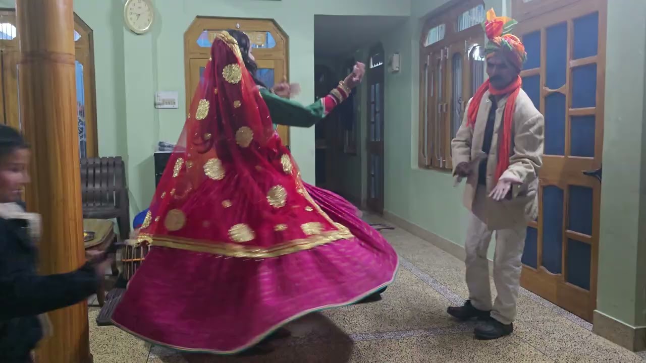 Dogri Folk Song - Bhala Sapahiya Dogariya | Live Lohri Celebration