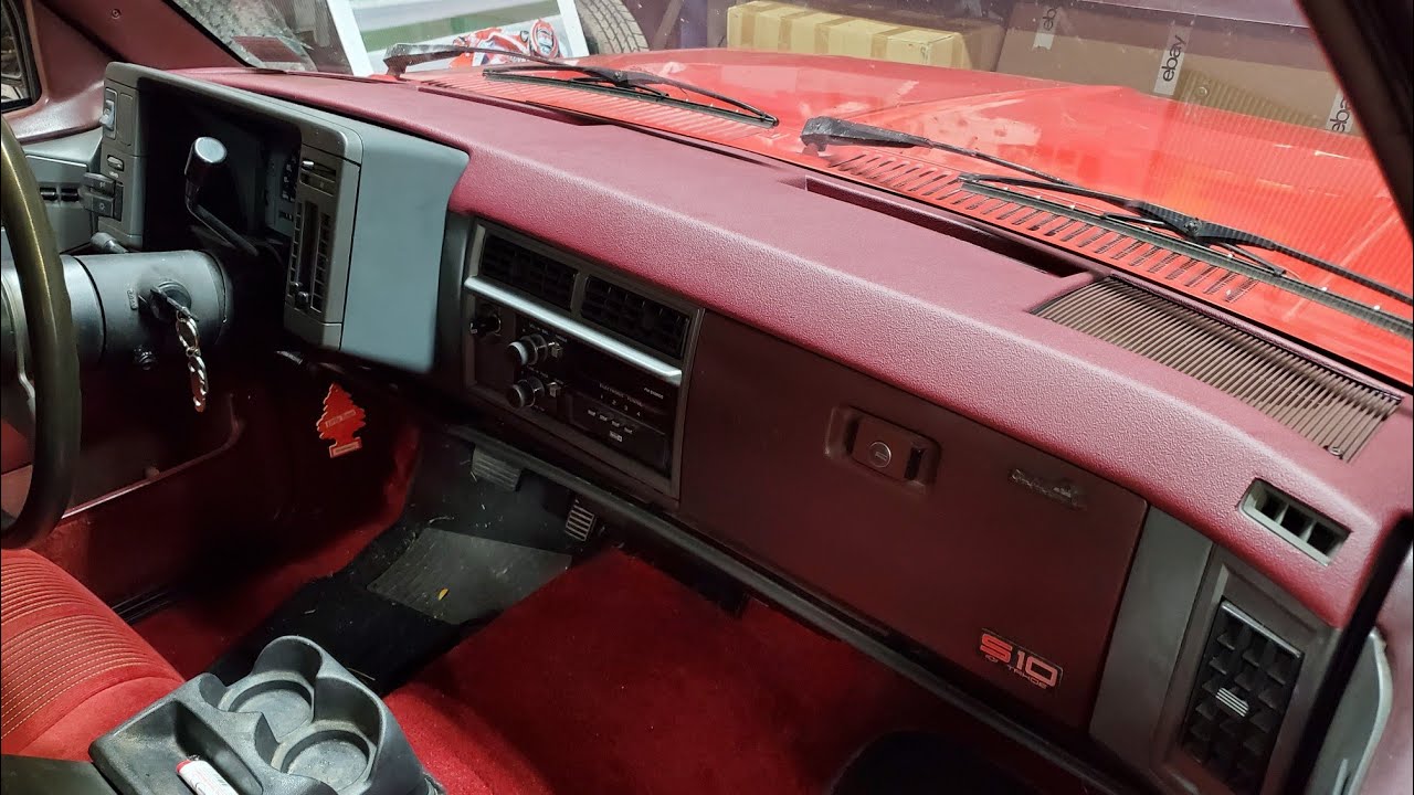 Installing a Coverlay dash cover on a 1989 Chevy S10s Cameo. Cheap dash repair. Minitruck Hack.