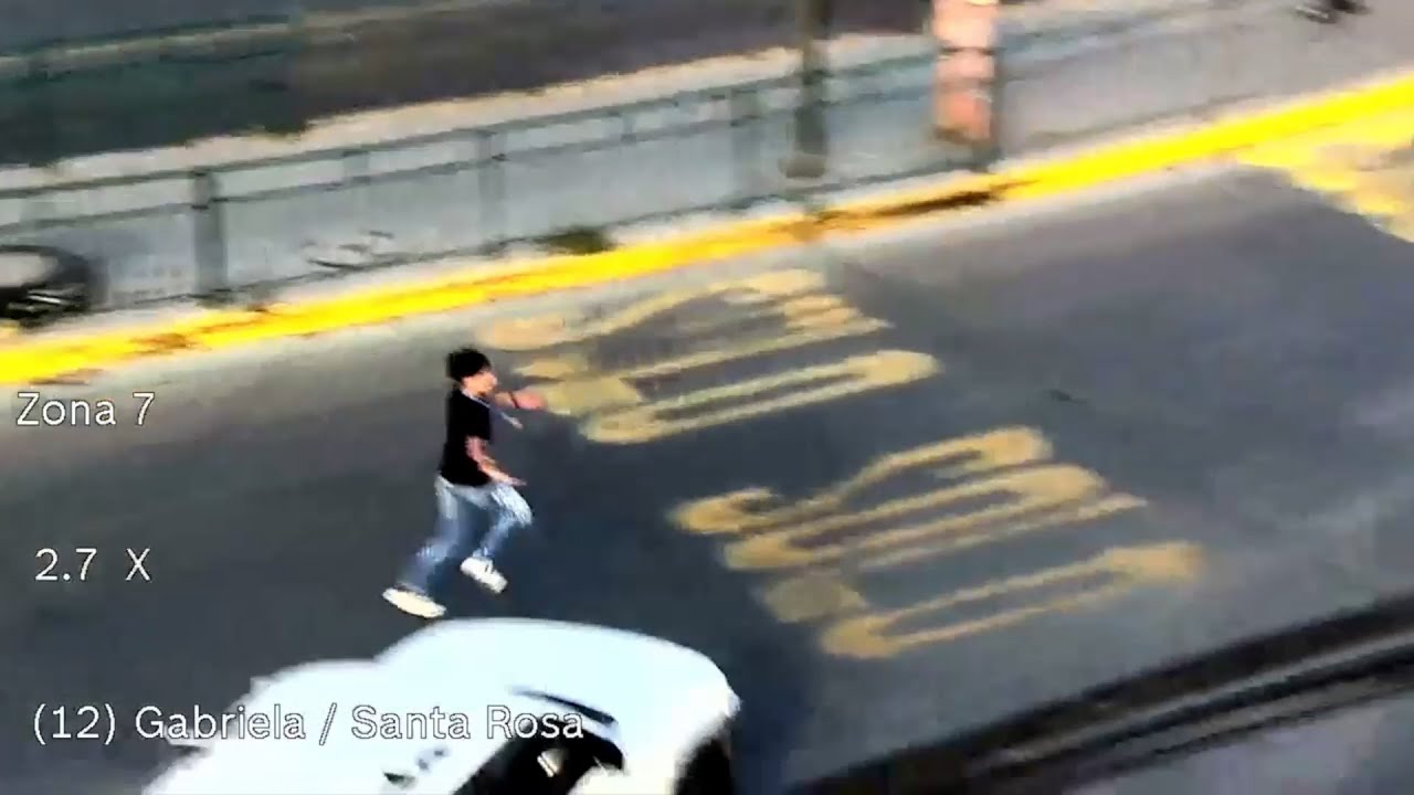 Vehículo particular terminó con la huida de delincuente que intentó atropellar a un carabinero