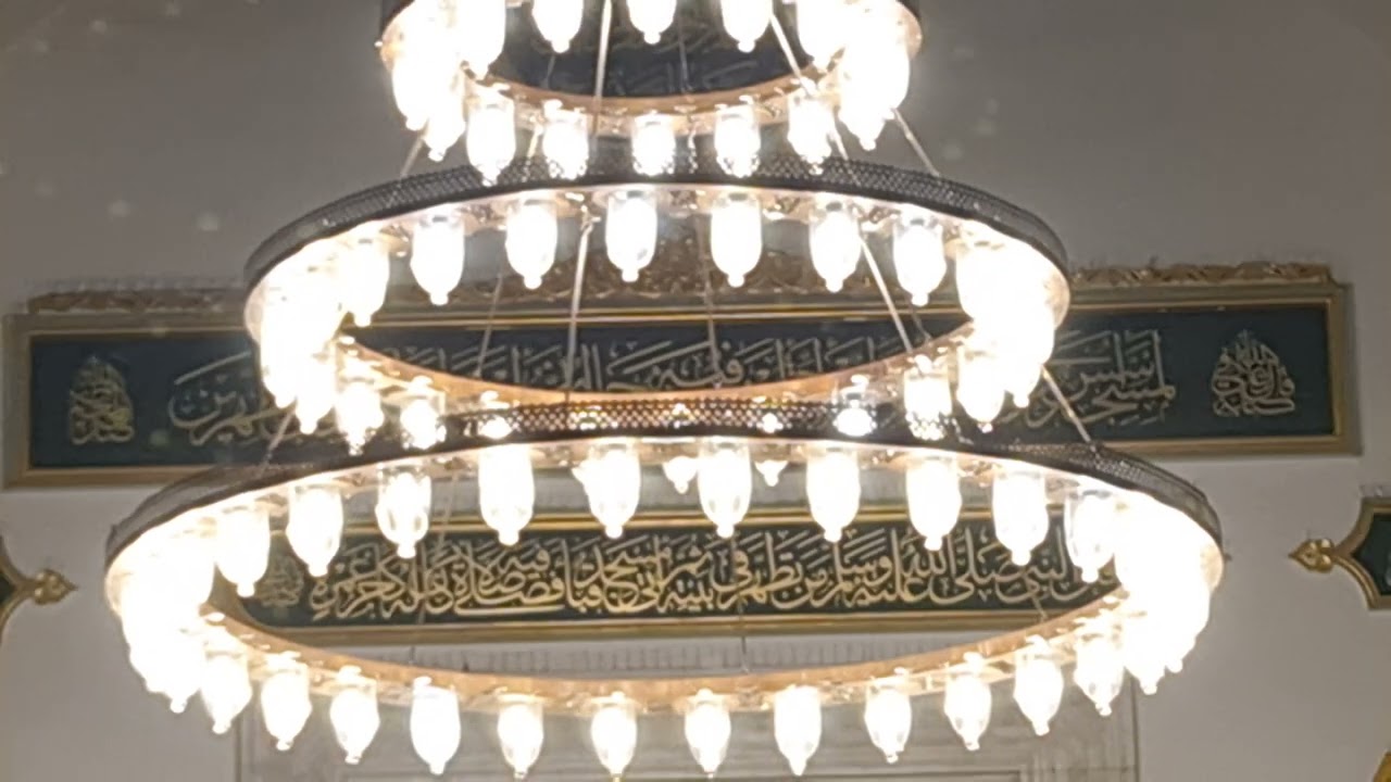 بأداء مديني بديع يغرد المؤذن