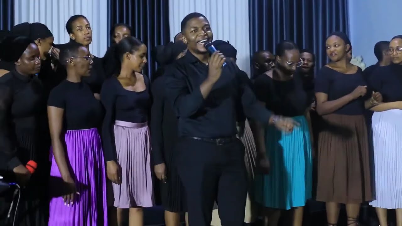 Adonai Family Choir  mugitaramo iNyamata cyateguwe na MAHORO Isaac