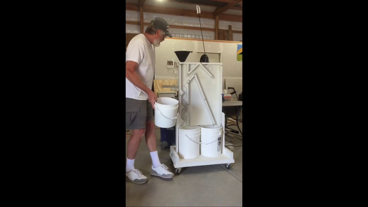 Zig-zag Seed Separator Cleaner Operation from Mile High Hemp (www.mhhemp.com)