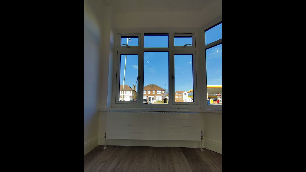 Refurbished excellence: Modern design meets meticulous craftsmanship for a space of comfort! 🏡🏗️