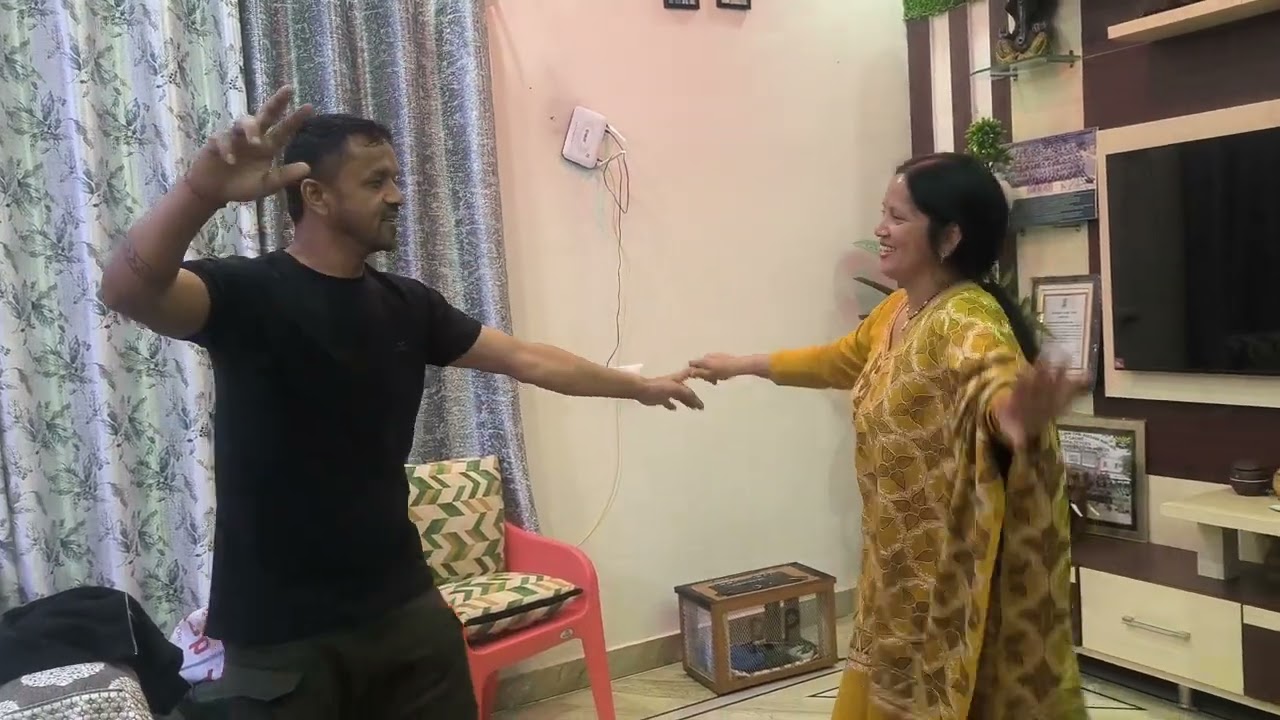 Anniversary के लिए करी dance practice 😃💃🕺😁