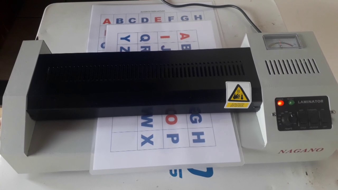 Produzindo, plastificando alfabeto!