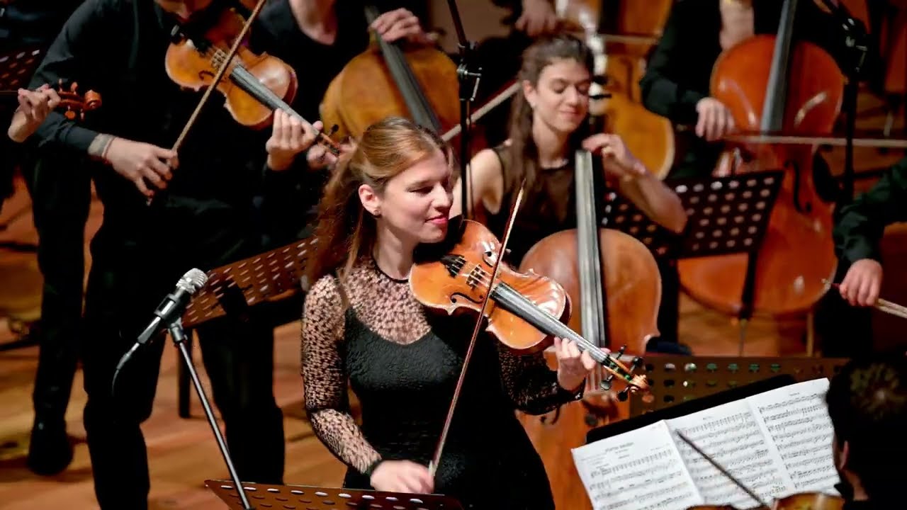 W. A. Mozart Konzert für Violine und Orchester, A-Dur, KV 219  Solistin: Maria Włoszczowska