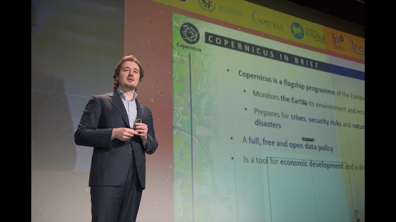 Udrivolf Pica -  Eyes on Earth: The Copernicus Program