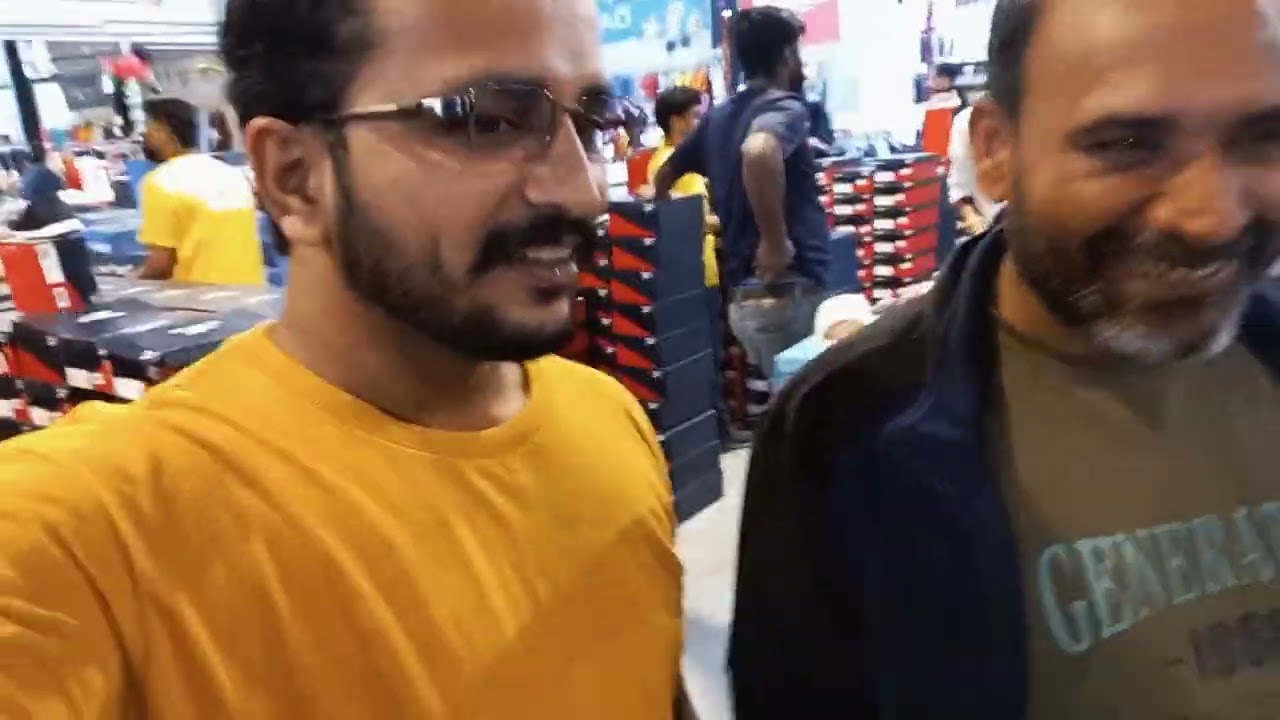 Shoes sale in musaffah [ funny video😂😂 ] [enjoy with friends] [Ali pardesi 786 ]